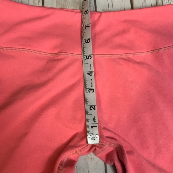 Fabletics Pink‎ Cropped Athletic Compression Leggings Size small - Picture 4 of 6